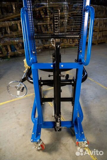 Штабелер-бочкокантователь 0,35 т 2 м