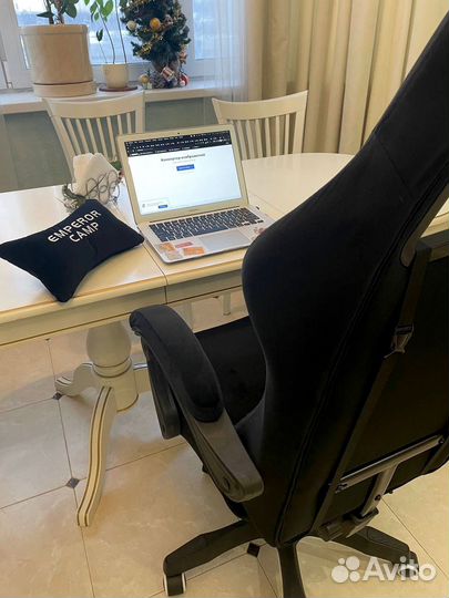 Крутое игровое компьютерное кресло