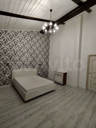 3-к. квартира, 100 м², 1/2 эт.