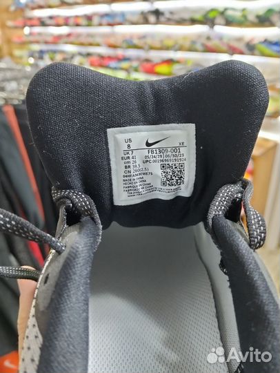 Кроссовки Nike Vomero 17 M