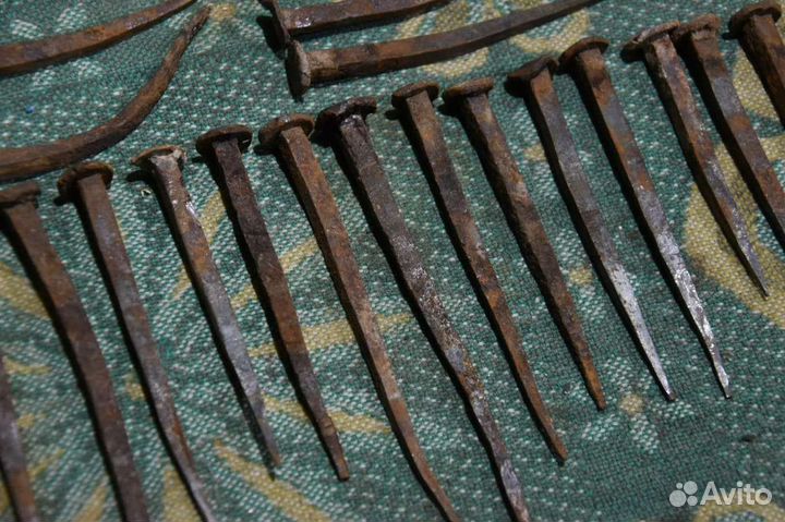 Старинные кованые гвозди малые
