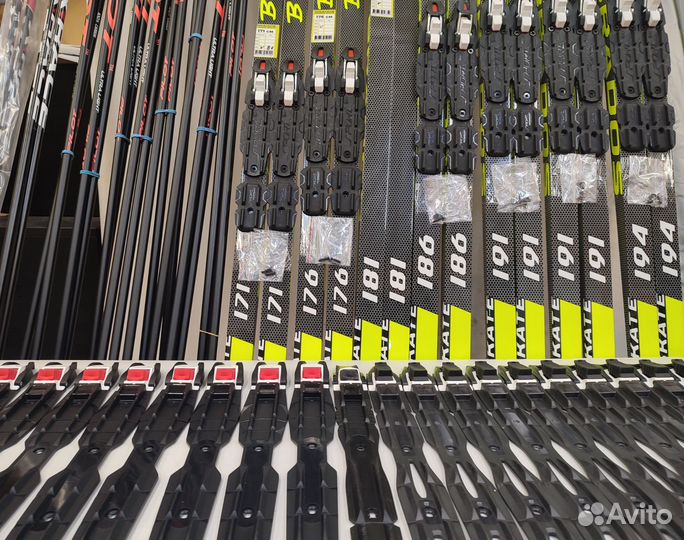 Коньковые беговые гоночные лыжи brados air