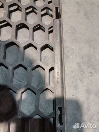 Решетка бампера переднего volvo s60