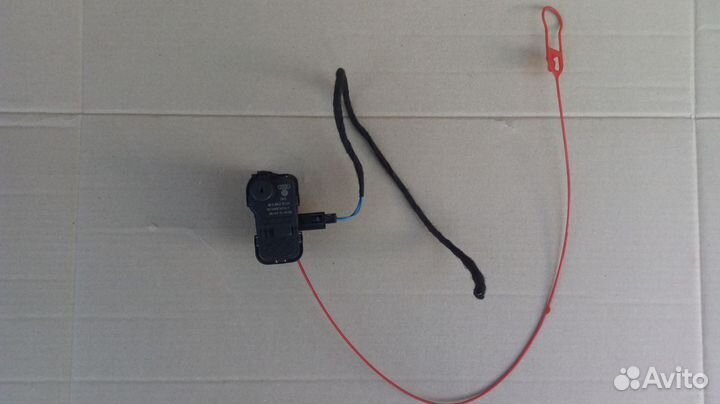 Механизм открытия бензобака Audi A4 A5 Q5