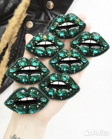 Брошь «губы»