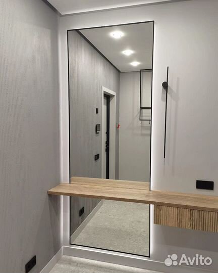 Зеркало настенное в черной алюминиевой раме