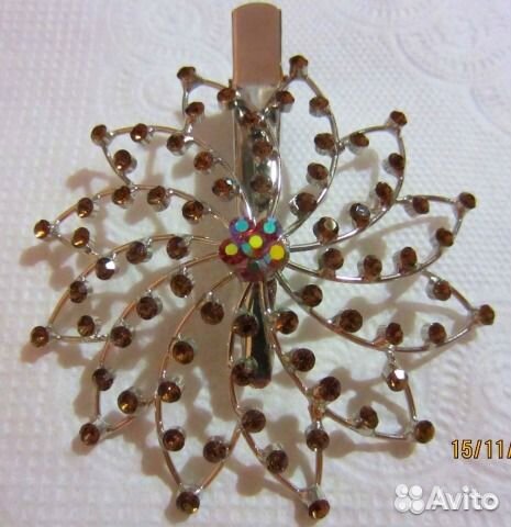 Заколка крупная со стразами