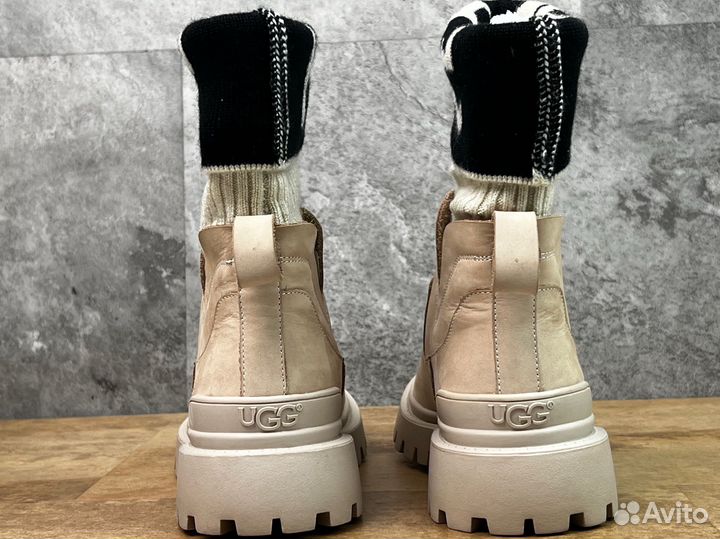 Ugg Martin Knit Sand