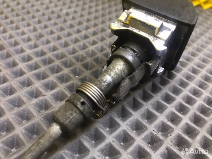 Личинка замка двери передняя левая Mercedes-Benz