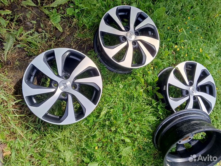 Литые диски r15 на Весту, Логан