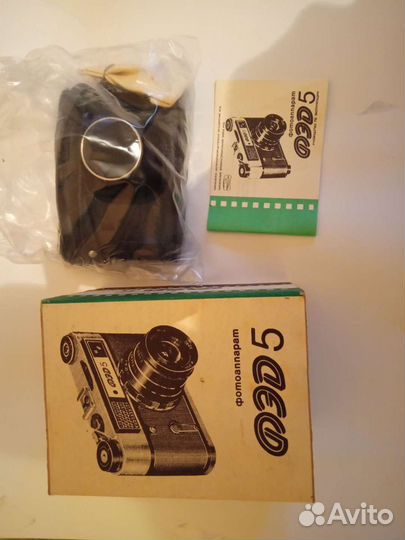 Плёночный фотоаппарат фэд-5 и фотовспышка