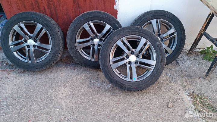 Continental CrossContact LX 215/60 R17