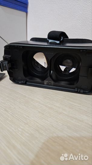Продам очки виртуальной реальности samsung gear vr