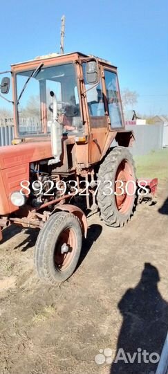 Вспашка земли трактором