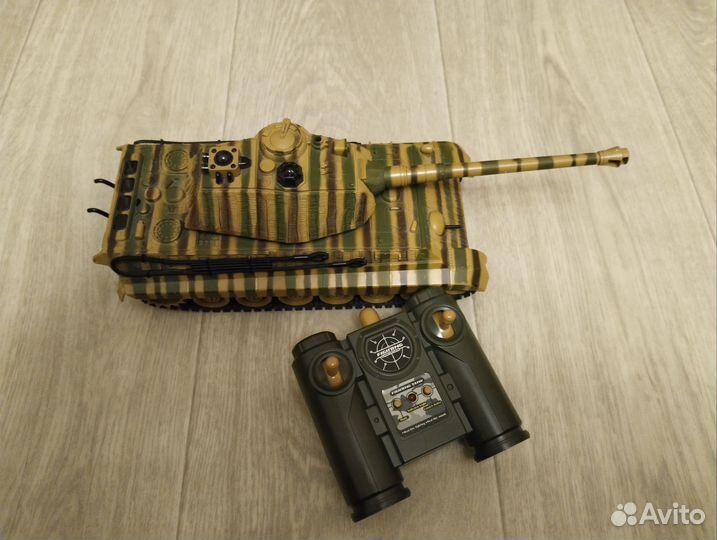 Танк радиоуправляемый 1:24