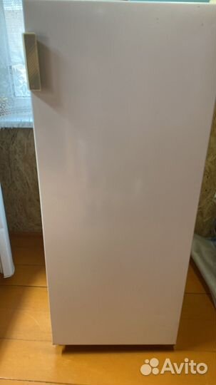 Холодильник бирюса