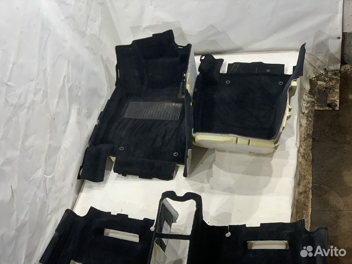 Обшивка пола Mercedes w213
