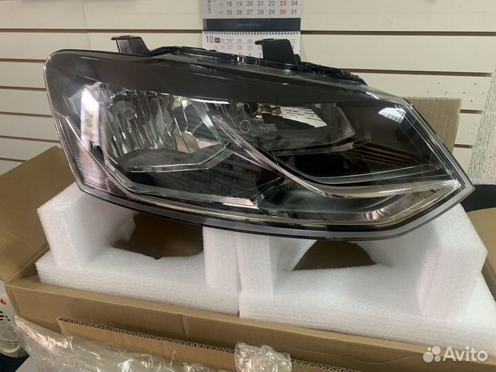 Фара правая Volkswagen Polo Sedan 2011-2020