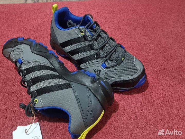 Треккинговые кроссовки Adidas terrex