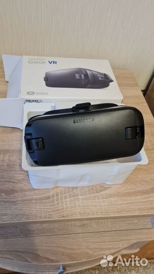 Очки виртуальной реальности Samsung Gear VR