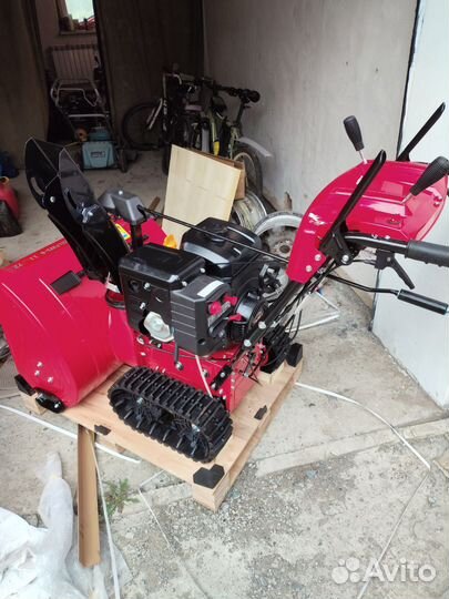 Снегоуборщик бензиновый самоходный бу