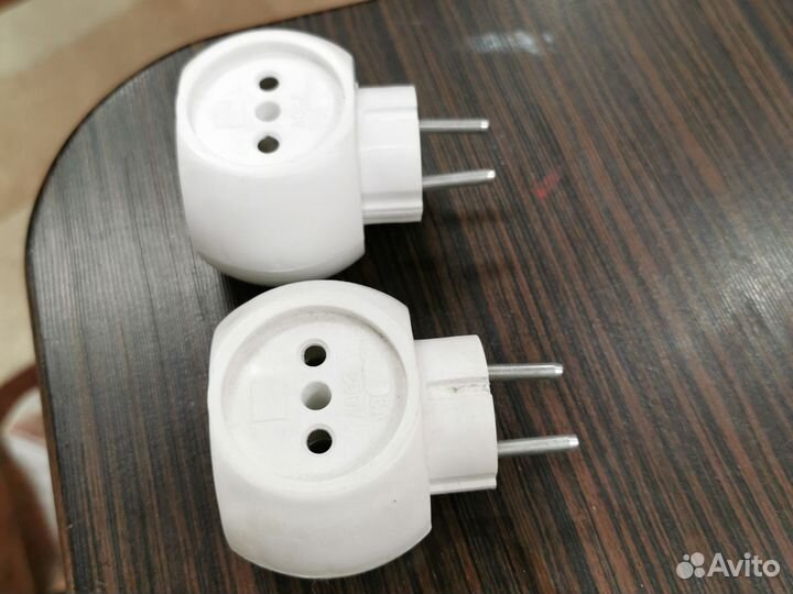 Разветвитель электричесий (тройник)