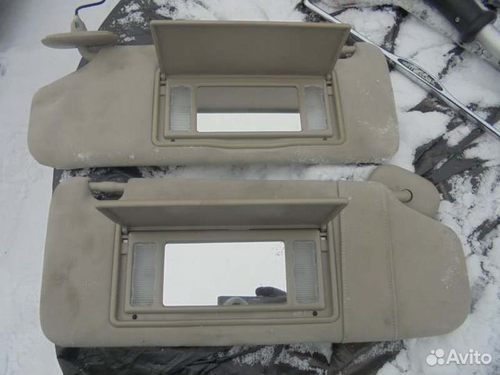 Козырек солнцезащитный Toyota Avensis AZT251