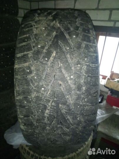 Pirelli Ice 295/40 R21