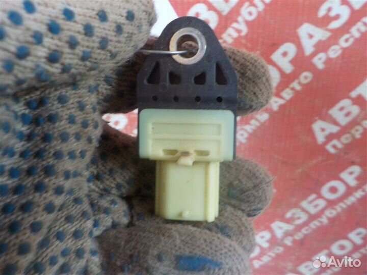 Датчик удара задний правый Subaru Forester S12 SH