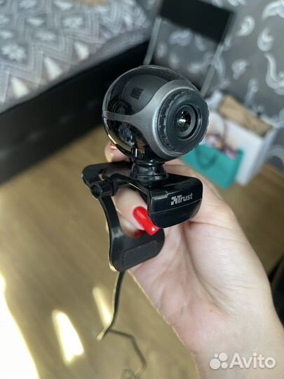 Веб-камера со встроенным микрофоном Trust
