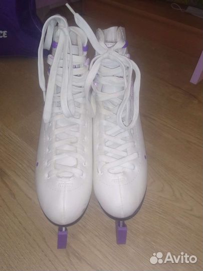 Коньки фигурные,профессиональные размер 40