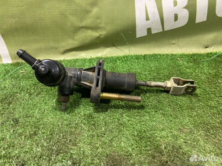 Главный цилиндр сцепления Kia Clarus FE