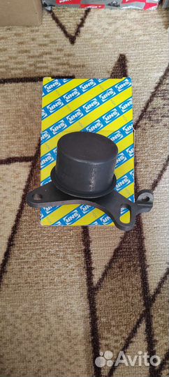 Натяжной ролик грм BMW E30 E34