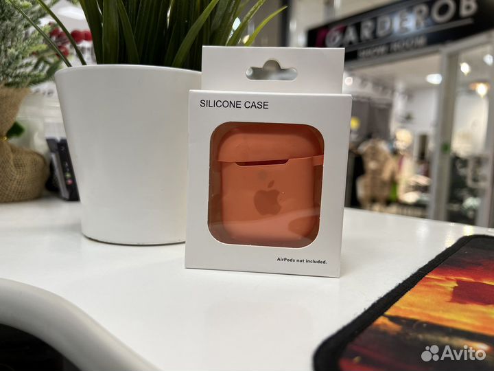 Чехол с яблоком Airpods 1,2