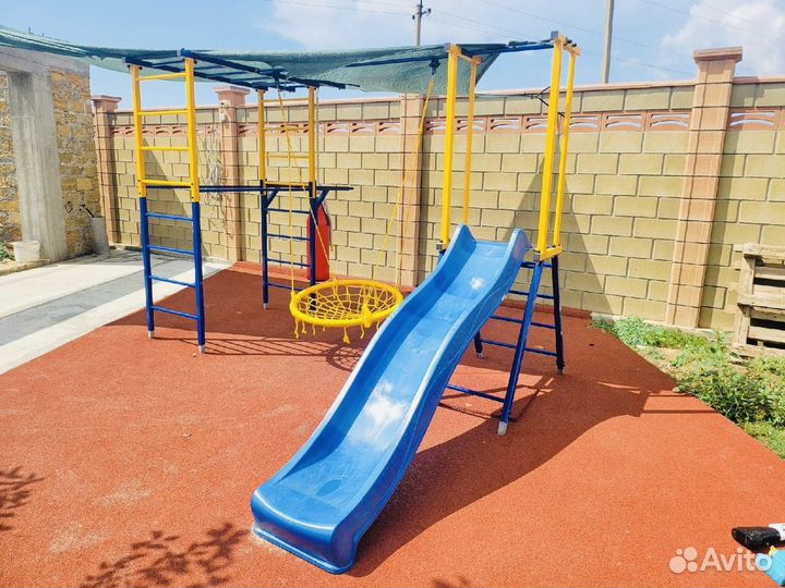 Уличный спортивный комплекс для дачи с горкой