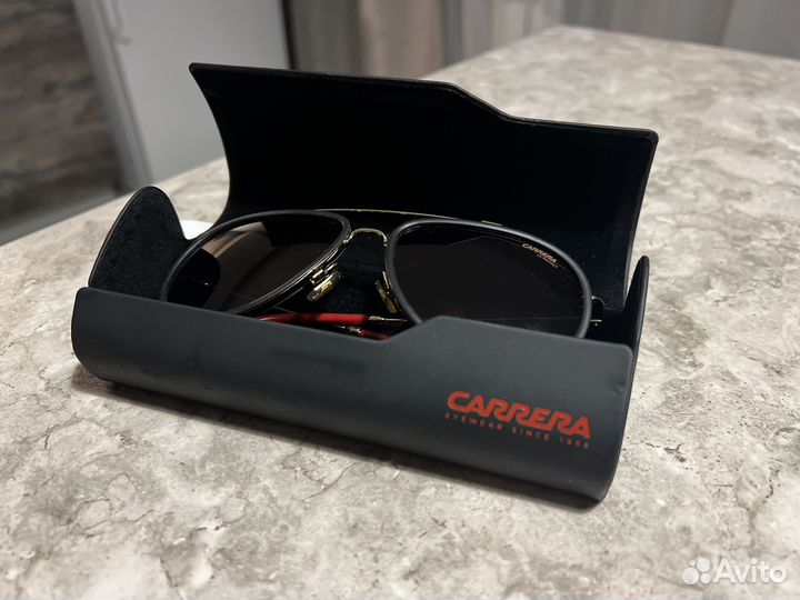 Очки солнцезащитные мужские Carrera