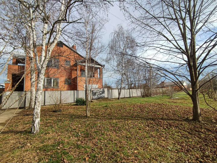 Дом 304 м² на участке 18,9 сот.