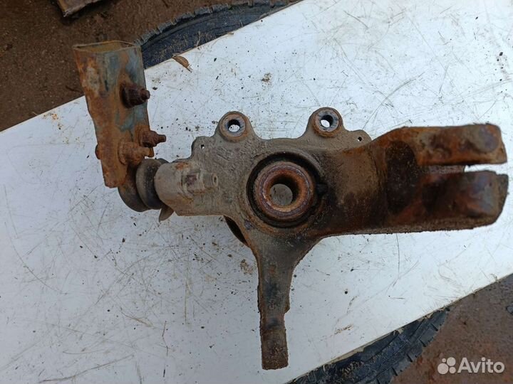 Поворотный кулак Правый Форд Фокус 2. 2007 г