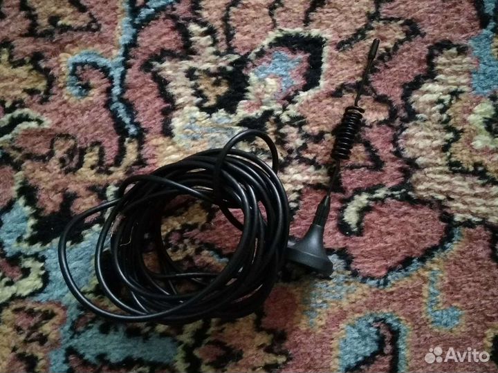 Провода подключения разные