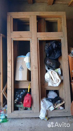 Деревянная оконная рама