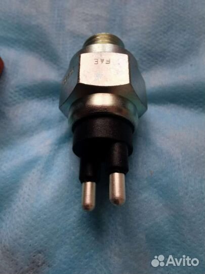 Датчик заднего хода МКПП Вольво 940 740