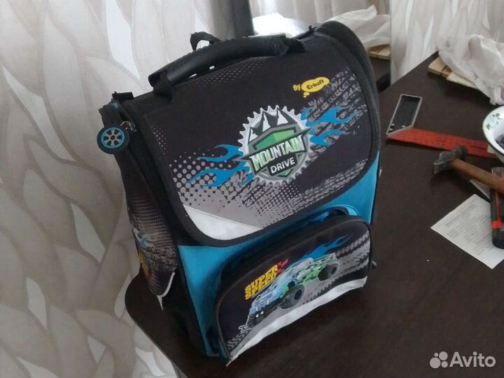 Рюкзаки школьные