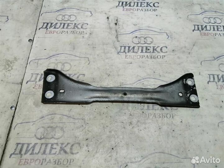 Кронштейн кпп VW Touran 2010