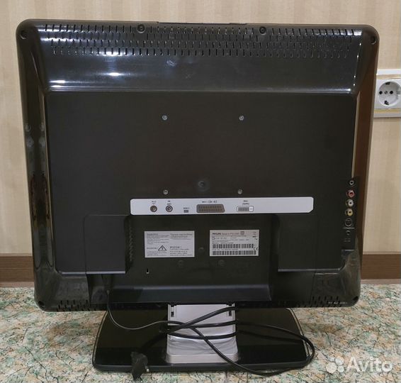 Телевизор Philips 20PFL5122 (20 дюймов)