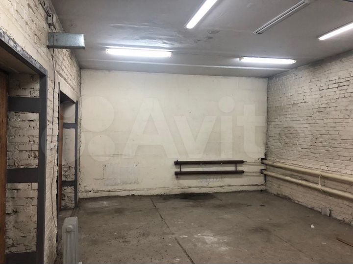 Гараж, > 30 м²