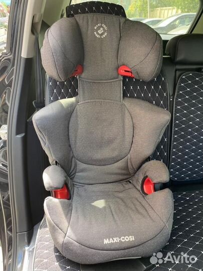 Детское кресло maxi cosi
