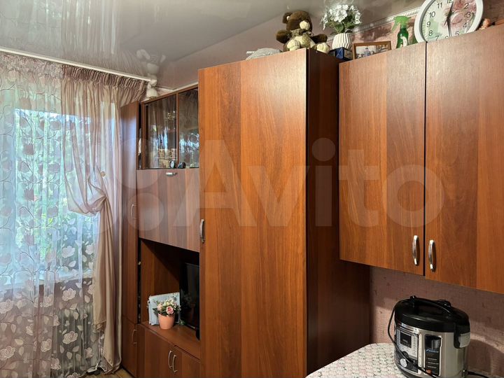 Комната 12 м² в > 9-к., 2/5 эт.