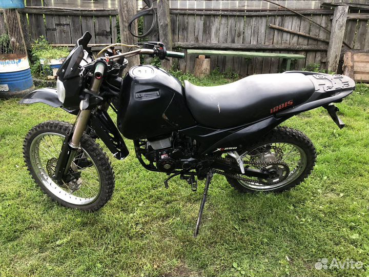 Продам мотоцикл,требует ремонта,замена поршневой