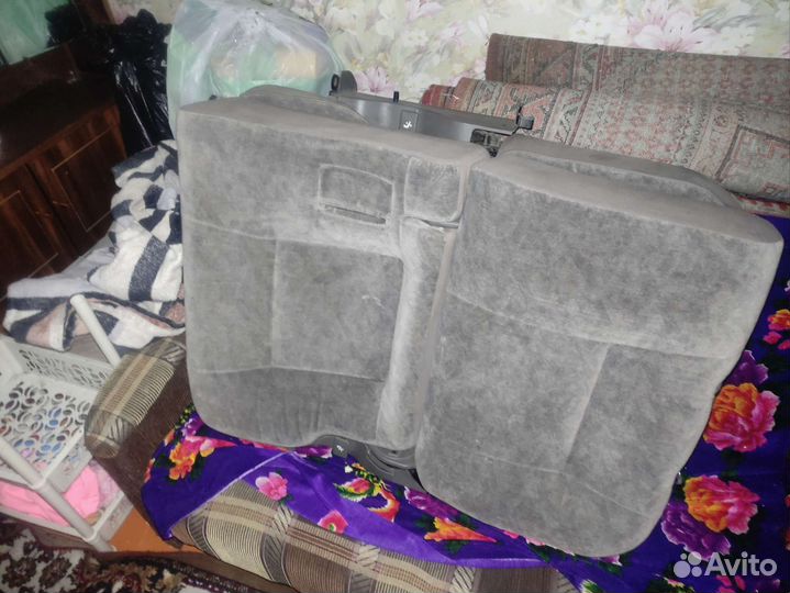 Кресла 3-го ряда Nissan Elgrand E50