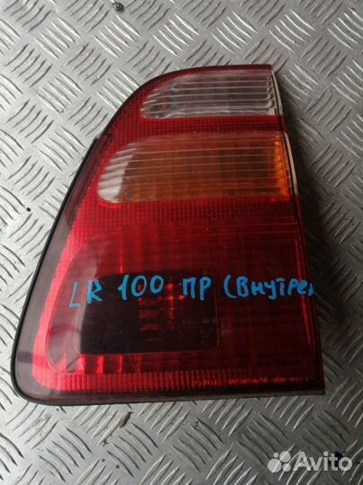 Фонарь внутренний задний правый Toyota Land